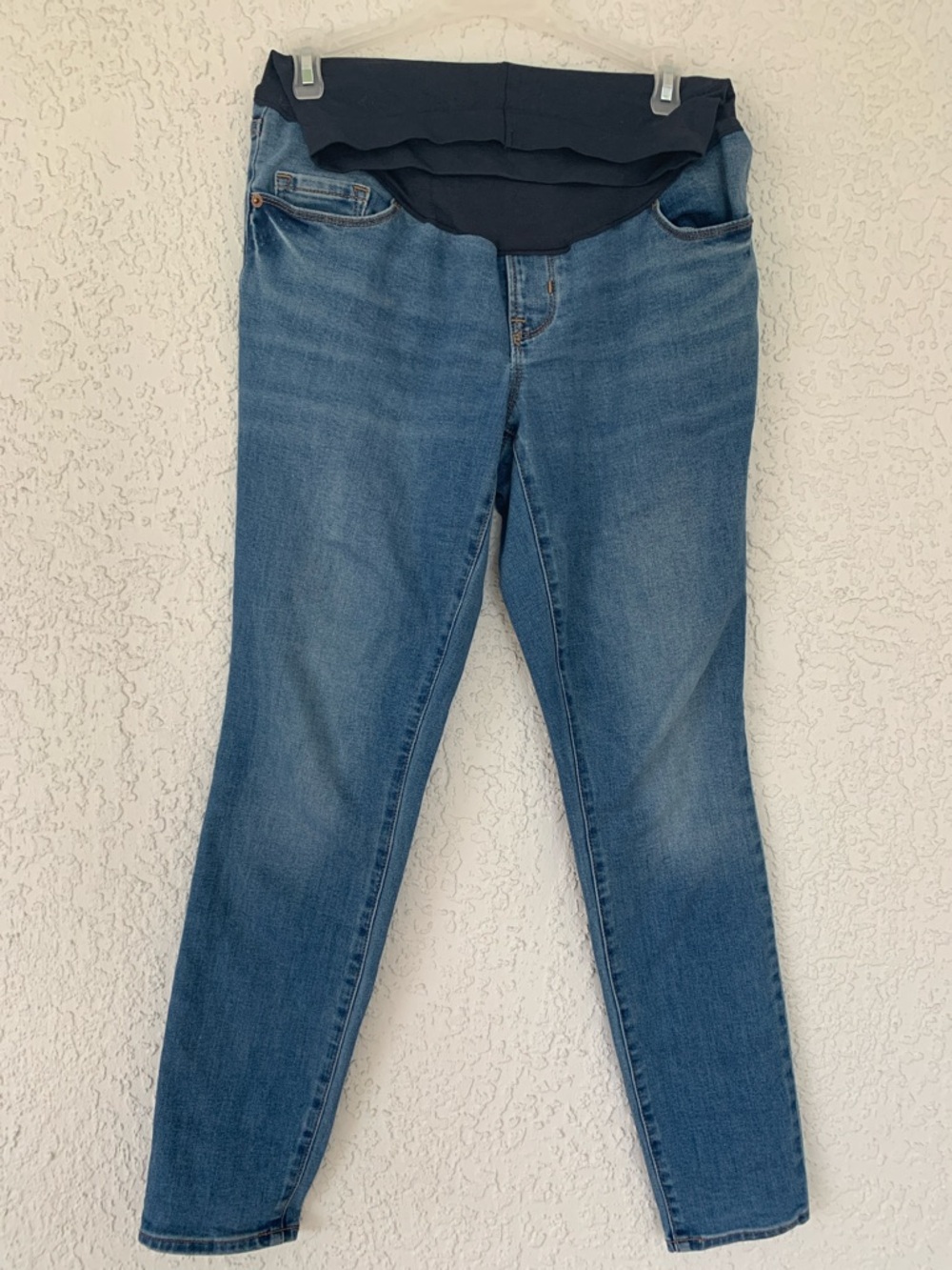 Old Navy Skinny Maternity Jeans in Blue with Black Overband size 6